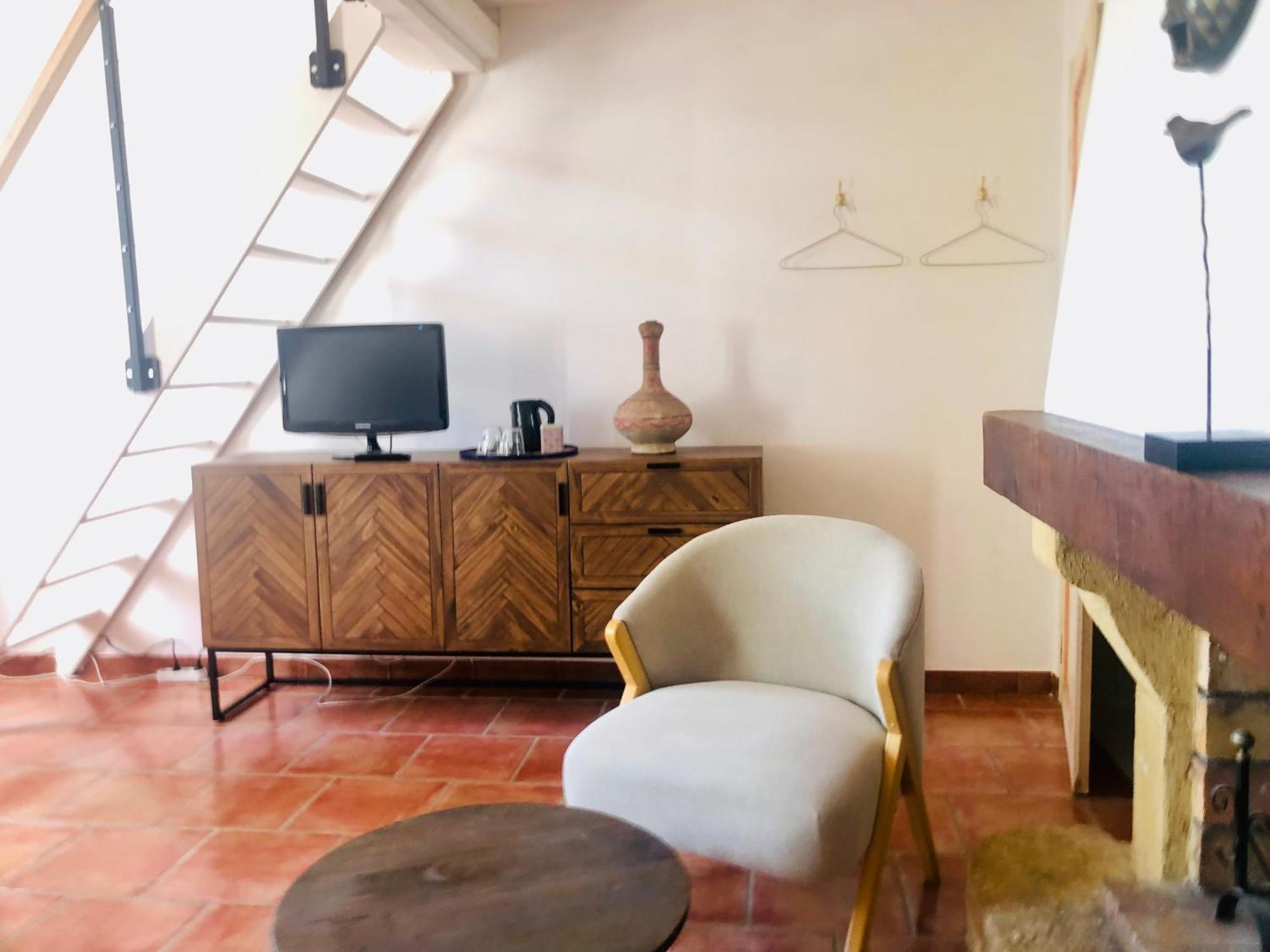 Bed & Breakfast Roumanille 3*