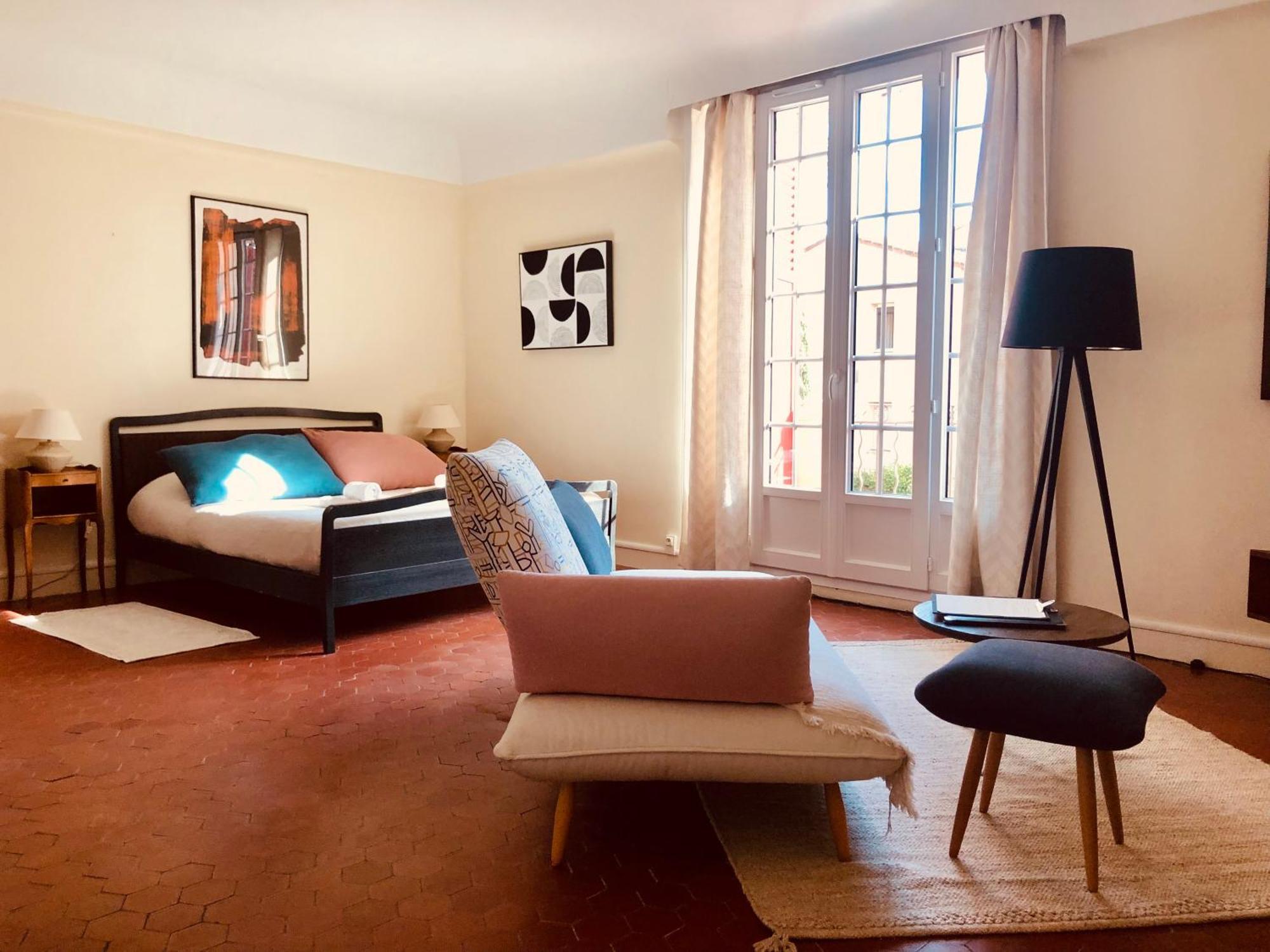 Roumanille Bed & Breakfast