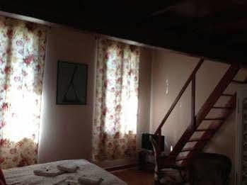 Bed & Breakfast Roumanille 3*
