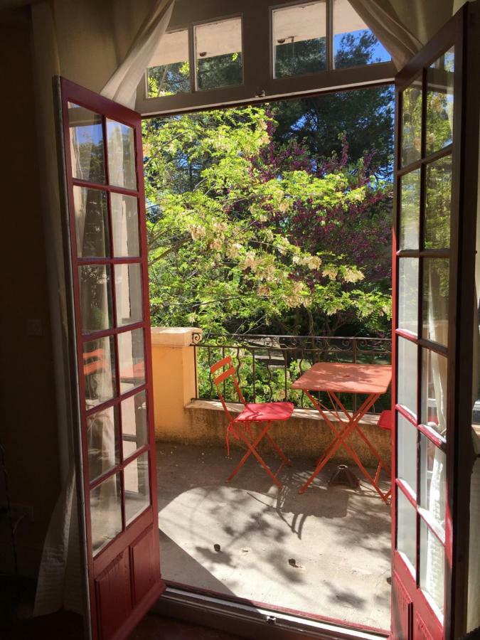 Roumanille Bed & Breakfast